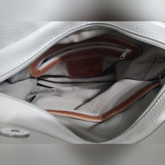 Valentina Cream and Tan Leather Handbag. Pre-owned. Great Condition. - Picture 12 of 15